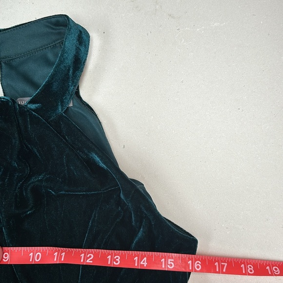 Velvet Forest Green Formal Dress by JULIA JORDAN - Picture 7 of 8